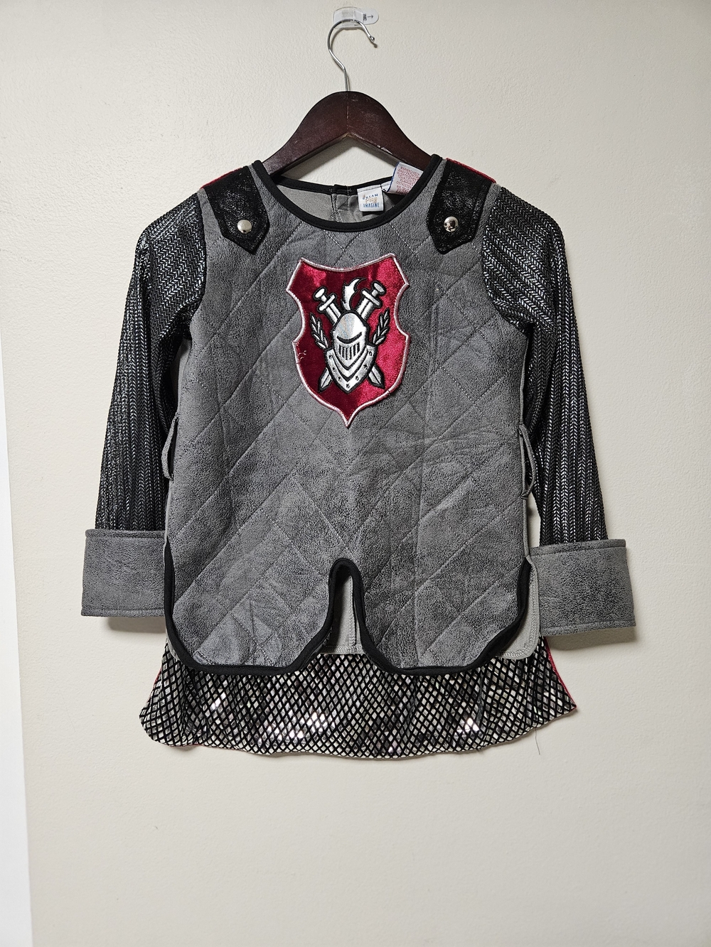 Kids Gray Knight Quilted Top with Red Crest - Dream Play Imagine